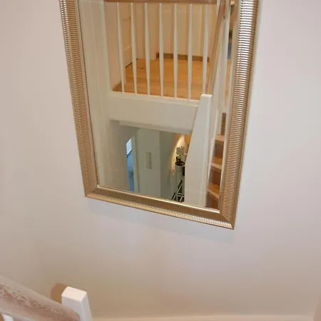 Idyllisches-ambiente-am-suedstrand-rechts