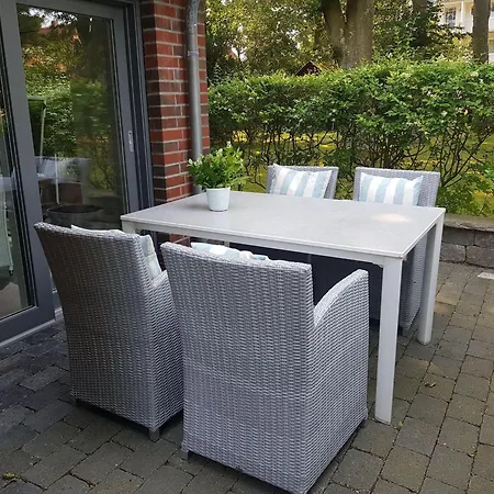 Idyllisches-ambiente-am-suedstrand-rechts Dom wakacyjny Wyk auf Föhr