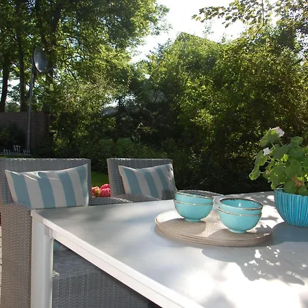 Idyllisches-ambiente-am-suedstrand-rechts Dom wakacyjny