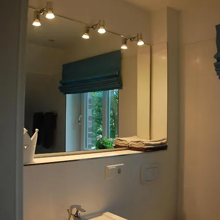 Idyllisches-ambiente-am-suedstrand-rechts 別荘