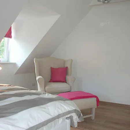 Idyllisches-ambiente-am-suedstrand-rechts Wyk auf Föhr