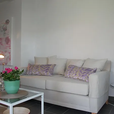 別荘 Idyllisches-ambiente-am-suedstrand-rechts