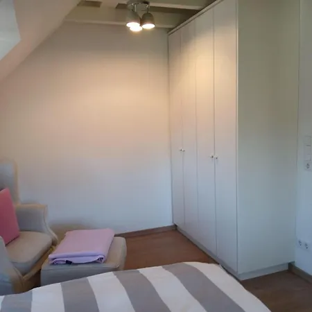 Idyllisches-ambiente-am-suedstrand-rechts